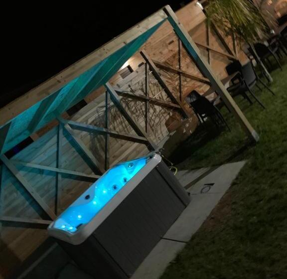 ペンション Glass Cube