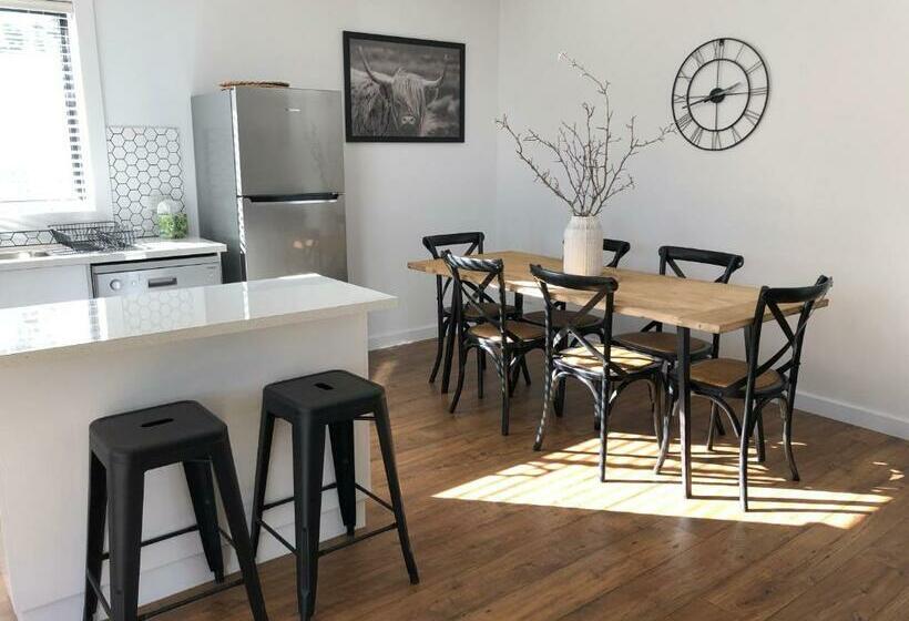 بنسيون Oak Lane Guest House & Farm Stay