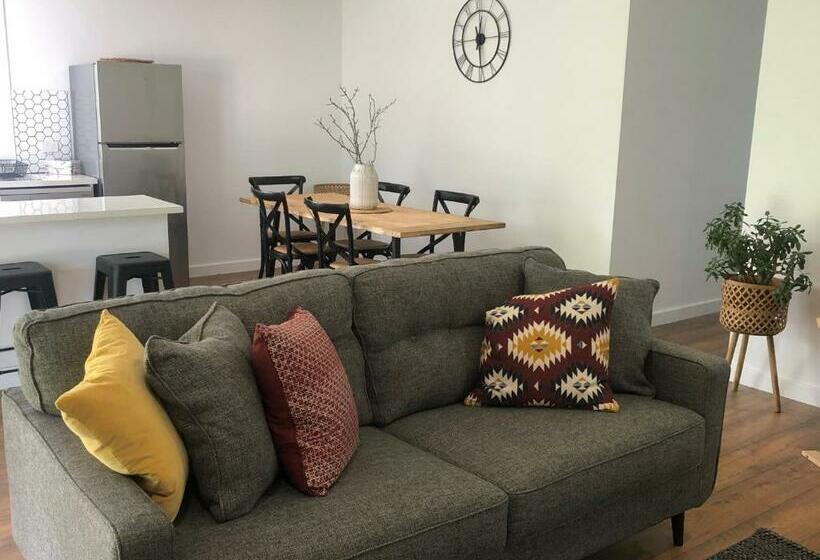 بنسيون Oak Lane Guest House & Farm Stay