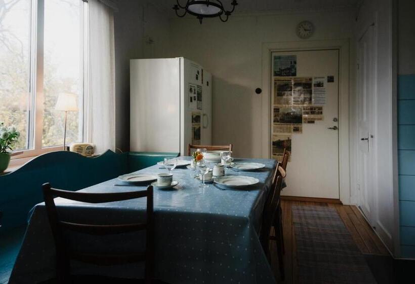 Snickaren Vandrarhem I Grästorp   Egen Lägenhet   Own Apartments