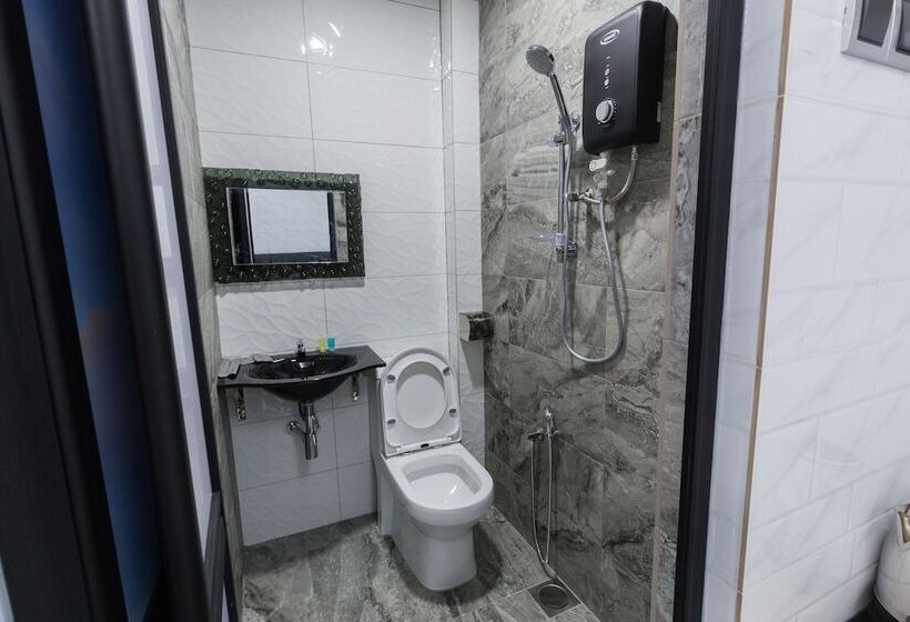 הוסטל Lee Luxury Home, Usm Penang