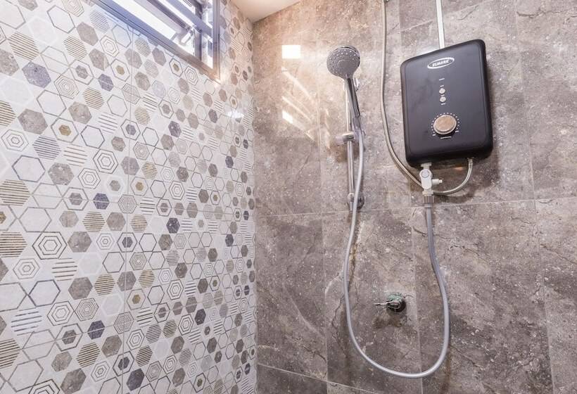 הוסטל Lee Luxury Home, Usm Penang