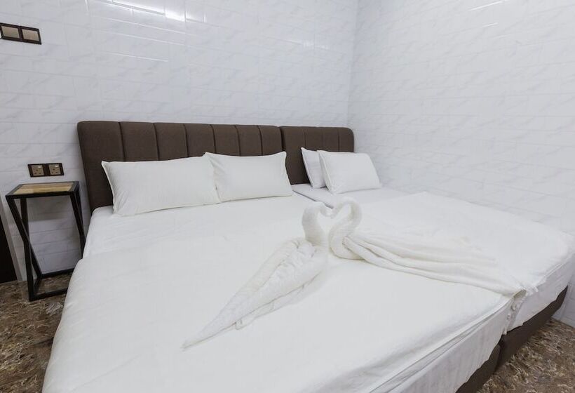 הוסטל Lee Luxury Home, Usm Penang