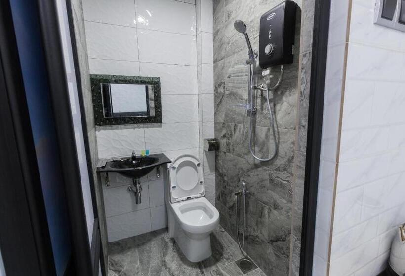 הוסטל Lee Luxury Home, Usm Penang