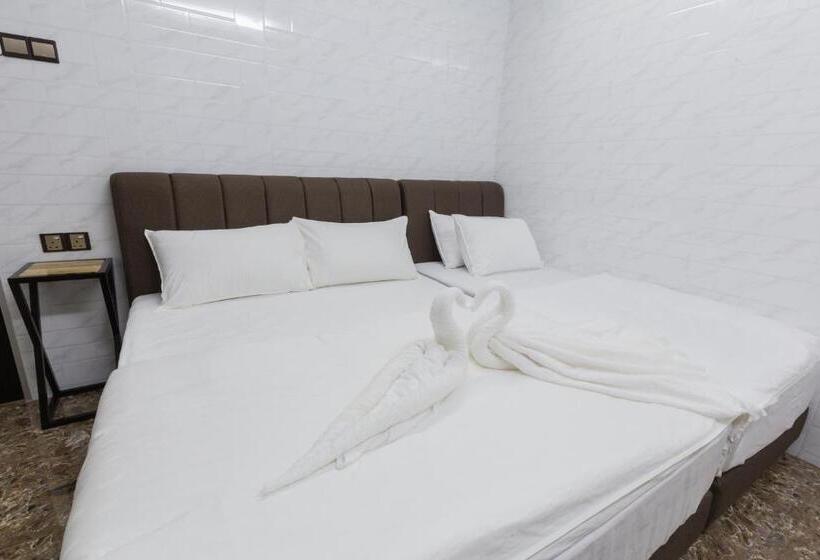 הוסטל Lee Luxury Home, Usm Penang