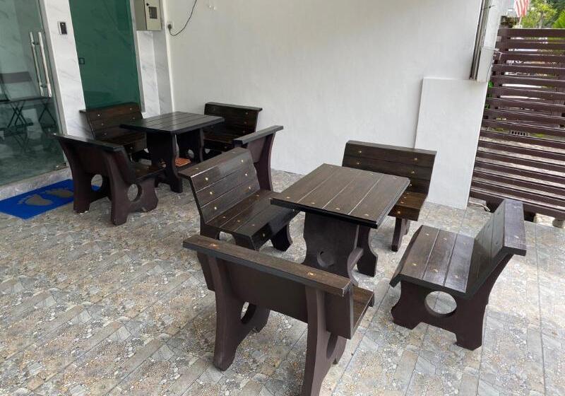 הוסטל Lee Luxury Home, Usm Penang