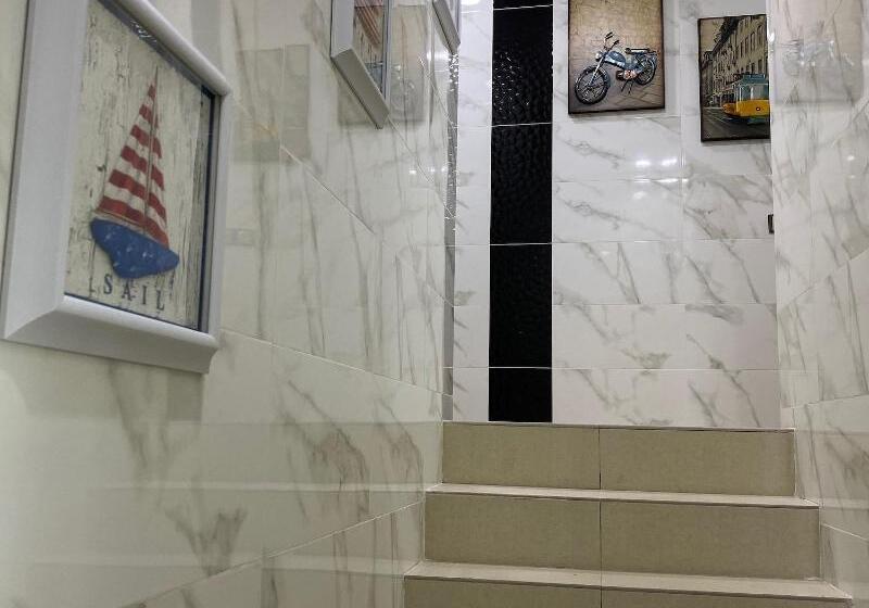 הוסטל Lee Luxury Home, Usm Penang