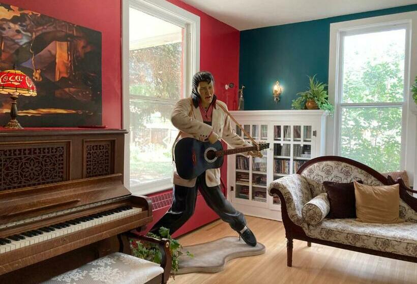 هاستل The Oasis On Eisenhower