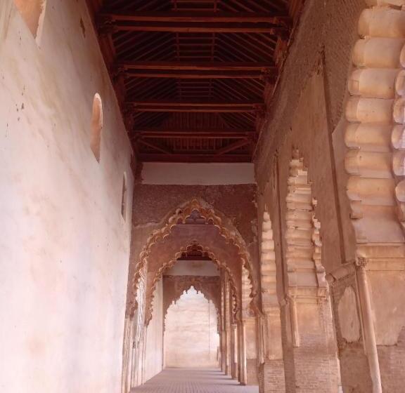 تختخواب و صبحانه Atlas Ijoukak