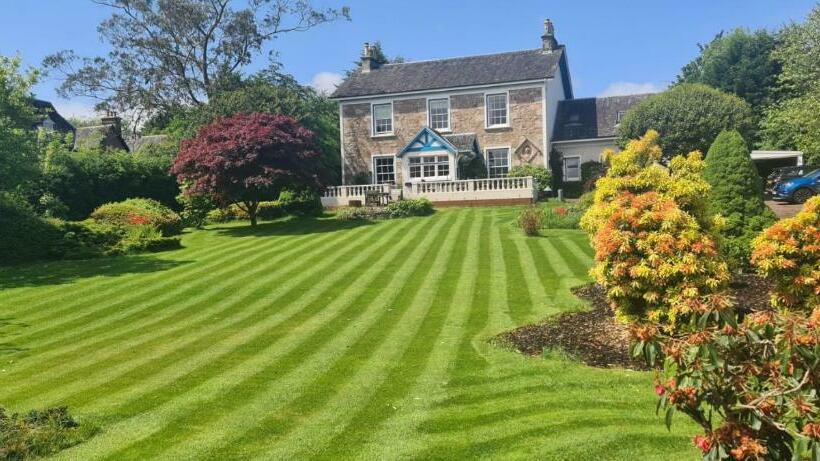 تختخواب و صبحانه Creag Dhubh Country House