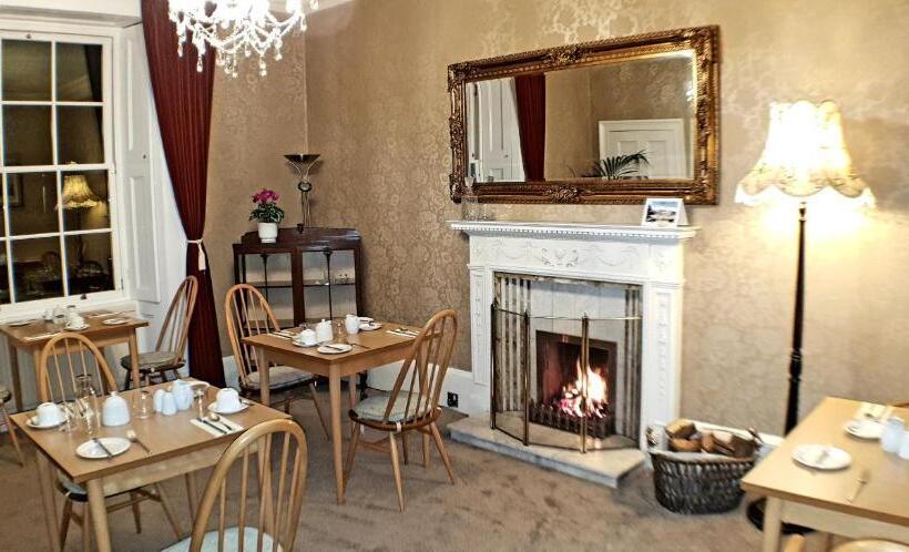 تختخواب و صبحانه Creag Dhubh Country House