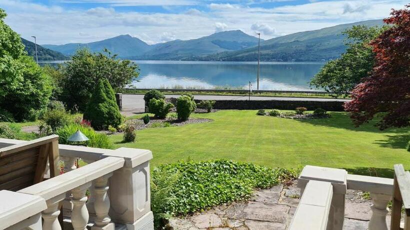 تختخواب و صبحانه Creag Dhubh Country House