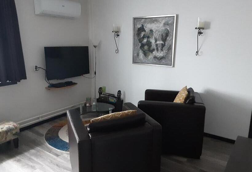 مبيت وإفطار D N Engel