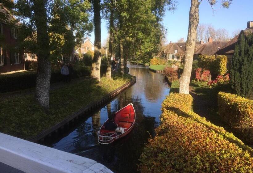 مبيت وإفطار De Aardigeyt