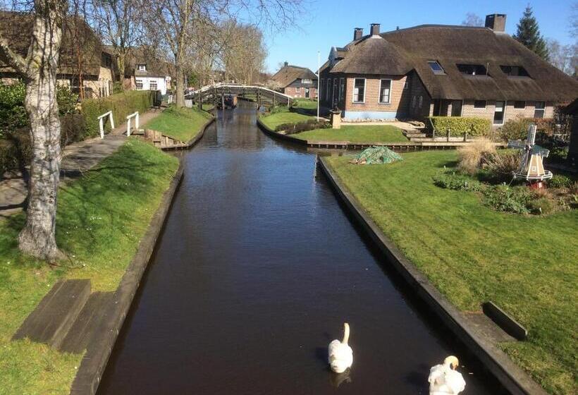 مبيت وإفطار De Aardigeyt