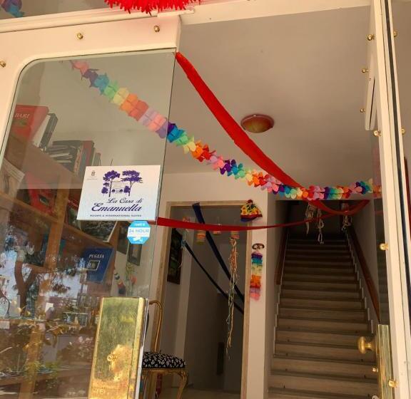تختخواب و صبحانه La Casa Di Emanuella   Rooms & International Suites