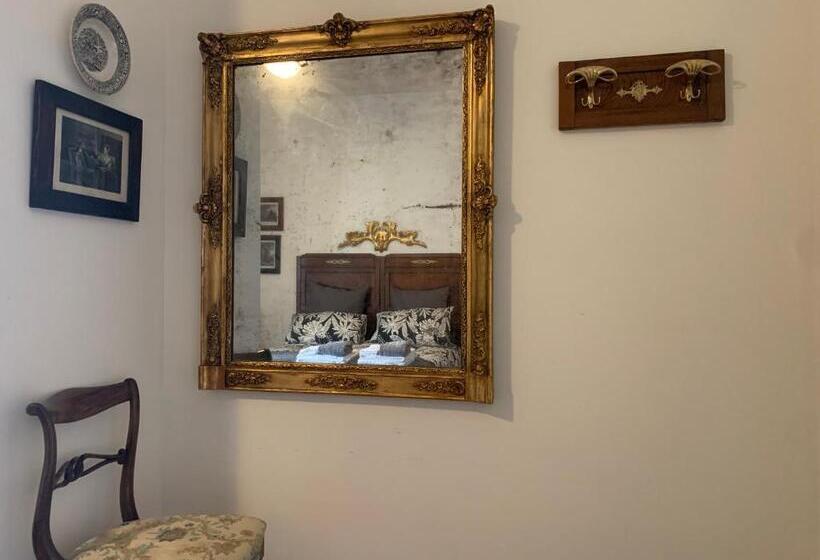 تختخواب و صبحانه La Casa Di Emanuella   Rooms & International Suites