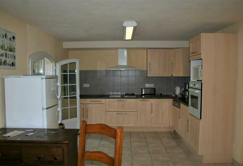 تختخواب و صبحانه Le Mas Des Tarentes Chambres D Hôtes