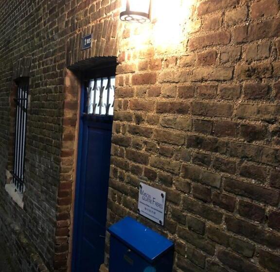 ベッドアンドブレックファースト Maison Quatre Freres