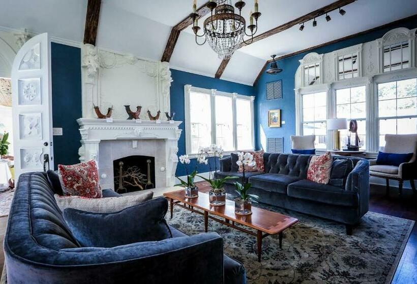 민박 The Kenwood Gables