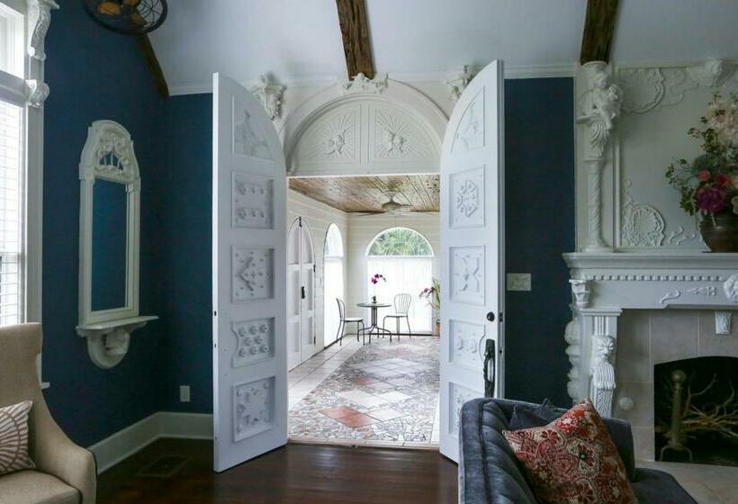 مبيت وإفطار The Kenwood Gables