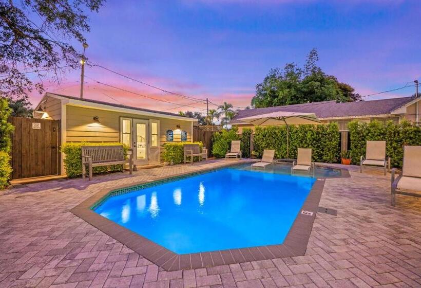 민박 The Kenwood Gables