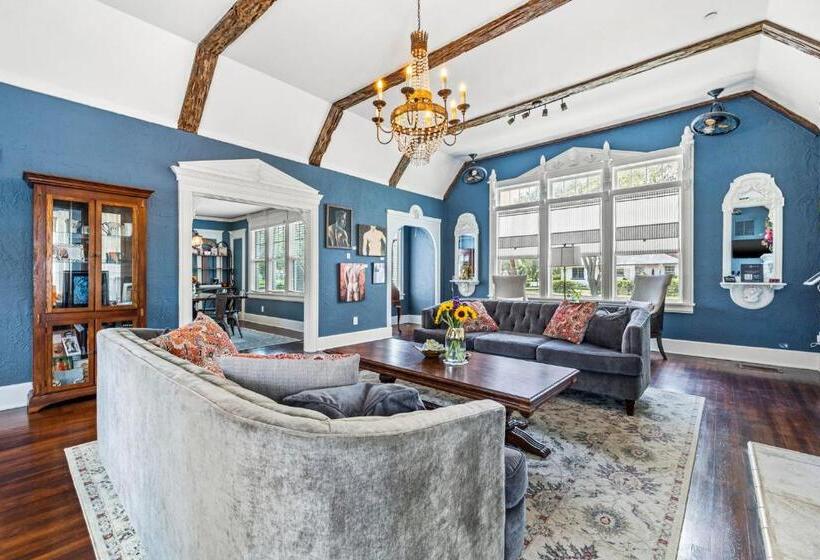 민박 The Kenwood Gables