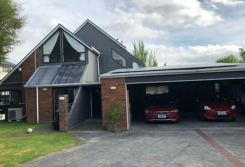 住宿加早餐 Warm On Waterloo