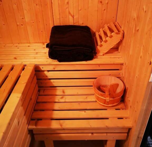 Forest Path Luxury Studio Apartment With Large Bedroom Bathroom And Sauna Sleeps Up To 4