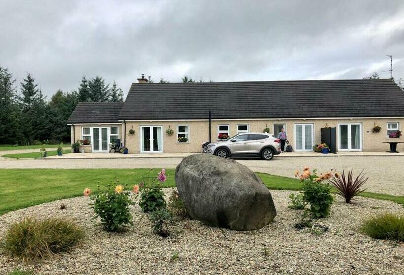 Forest Path Luxury Studio Apartment With Large Bedroom Bathroom And Sauna Sleeps Up To 4