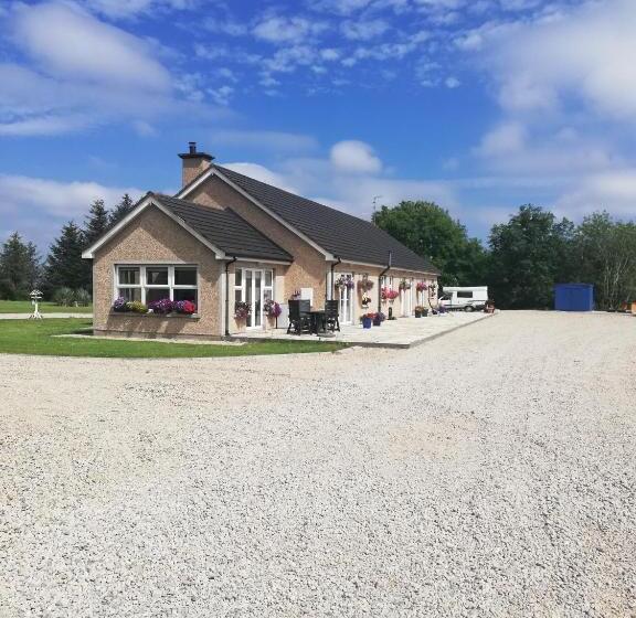 Forest Path Luxury Studio Apartment With Large Bedroom Bathroom And Sauna Sleeps Up To 4