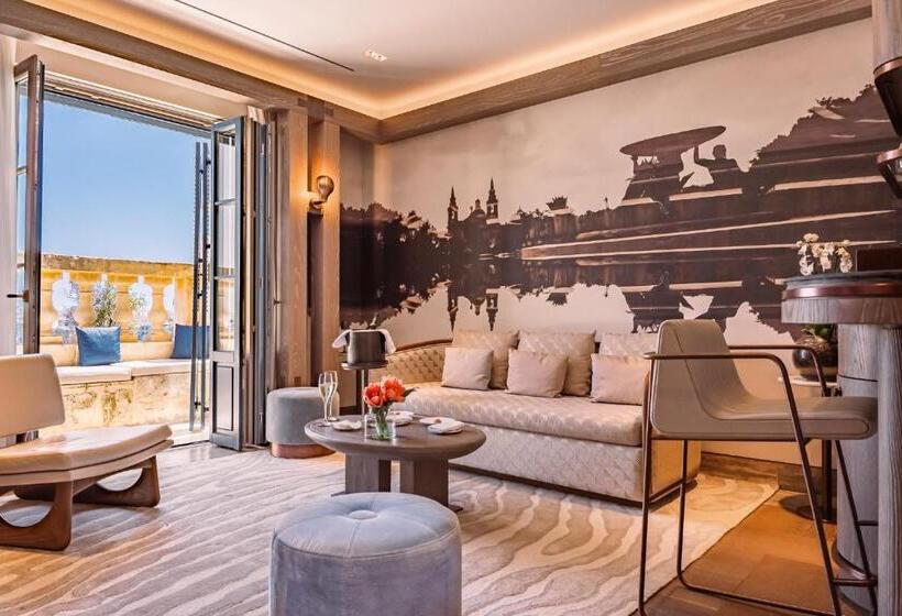 هتل Iniala Harbour House