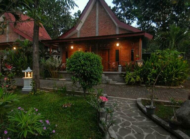 Отель Omah Joglo Semarang