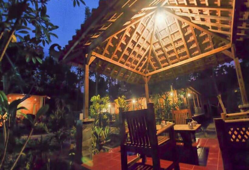 Отель Omah Joglo Semarang