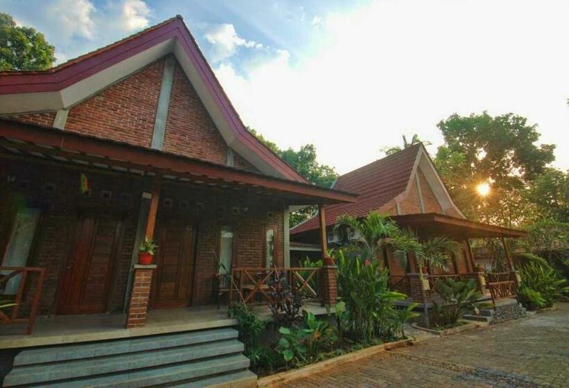 Отель Omah Joglo Semarang