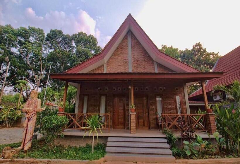 Отель Omah Joglo Semarang