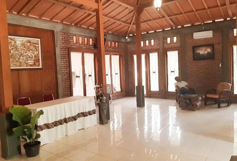 Отель Omah Joglo Semarang