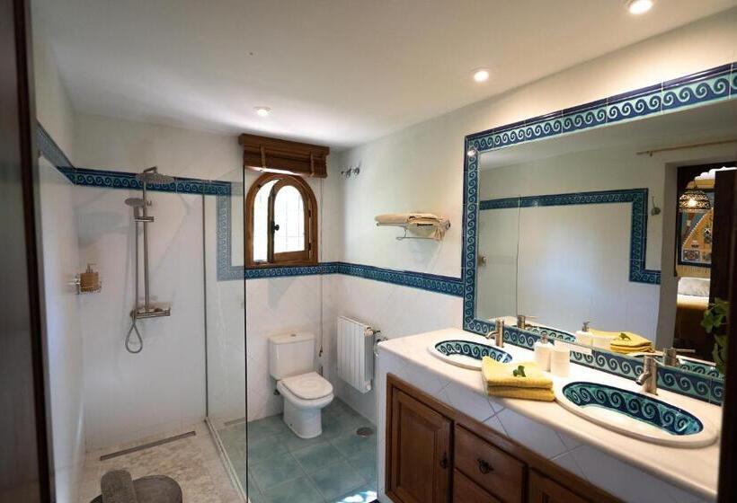 بنسيون A Natural Retreat