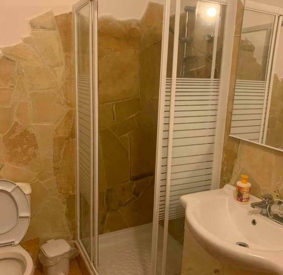 بنسيون Airport Tourist S Home