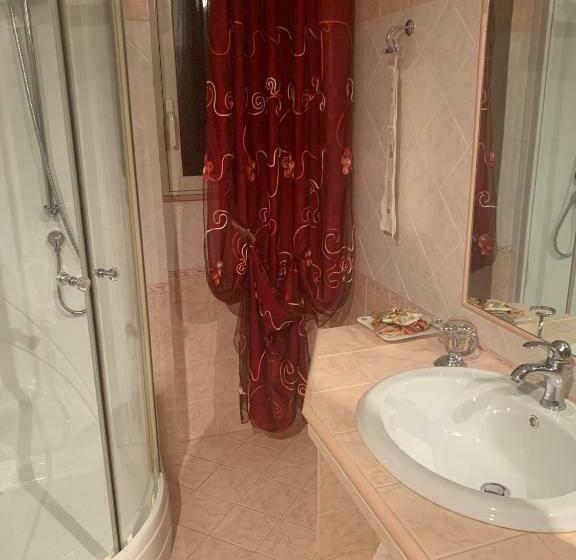 بنسيون Airport Tourist S Home