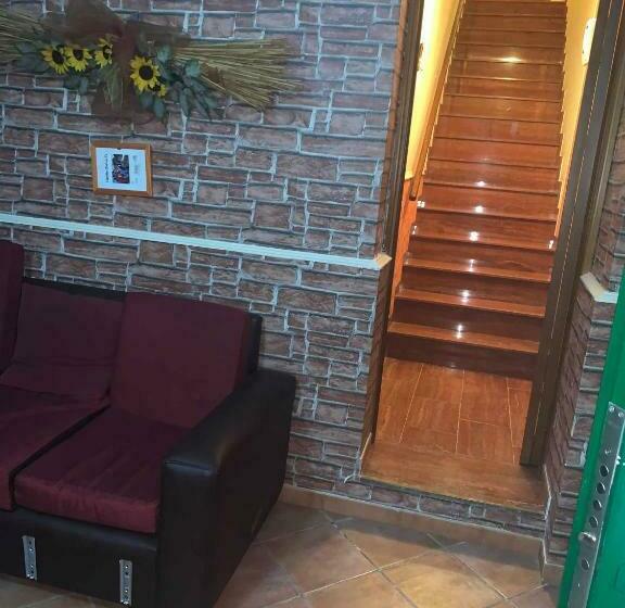 بنسيون Airport Tourist S Home