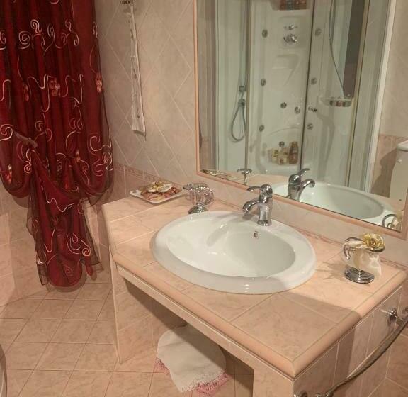 بنسيون Airport Tourist S Home