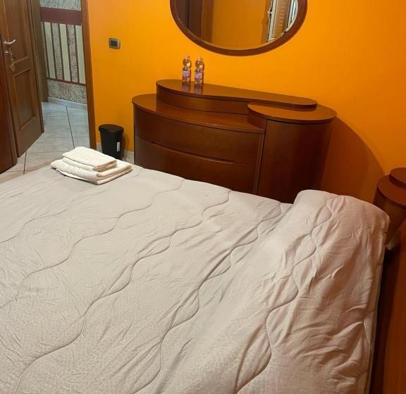 بنسيون Airport Tourist S Home