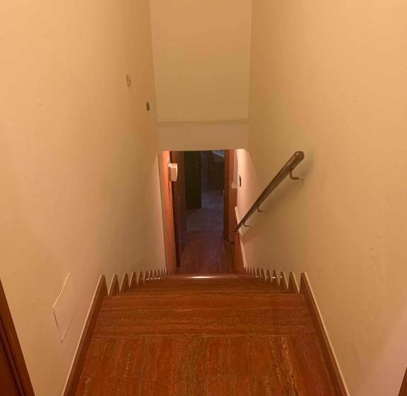 بنسيون Airport Tourist S Home