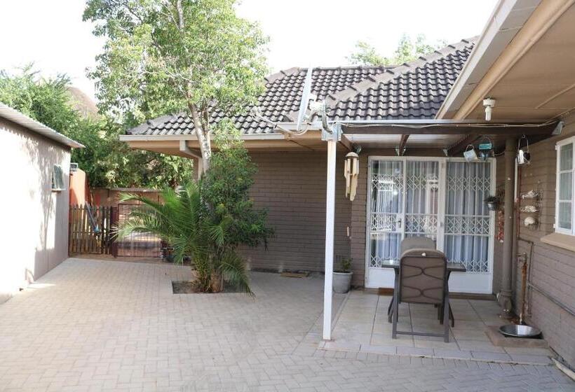 פנסיון Caledon Overnight Rooms