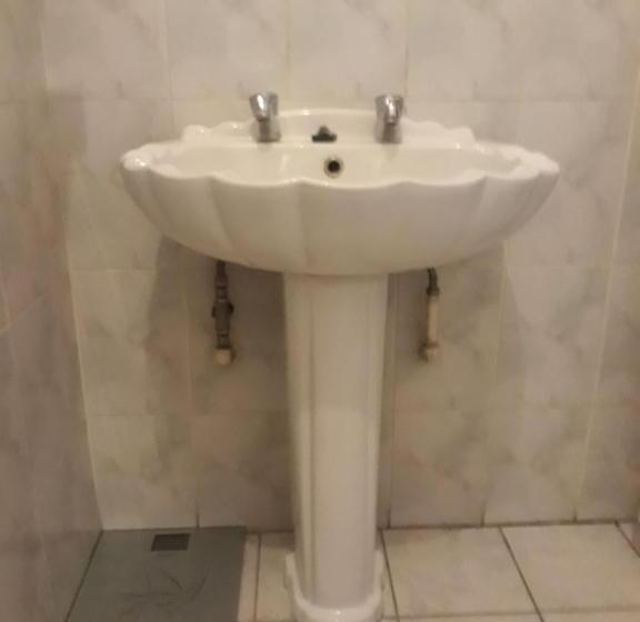 פנסיון Caledon Overnight Rooms