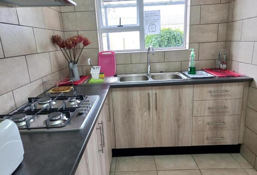 פנסיון Come Home In Oudtshoorn Self Catering Units