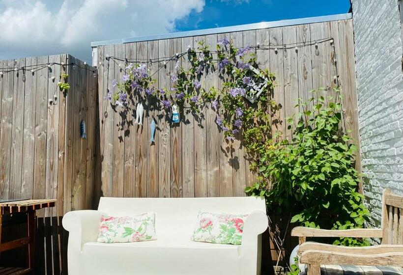 ペンション Gastenverblijf  T Einde Sfeer   Privé Terras   Airco