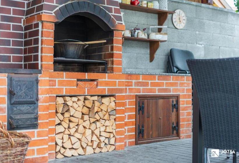 膳宿费 Józsa Vendégház