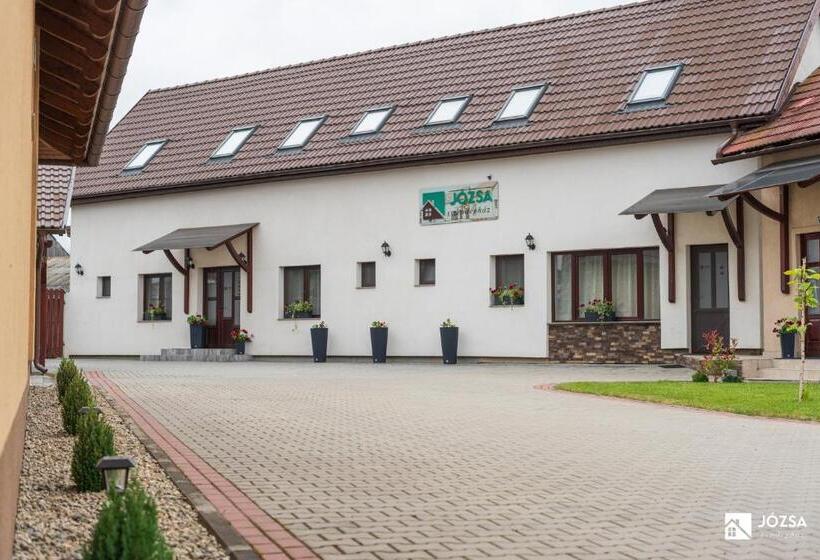 膳宿费 Józsa Vendégház